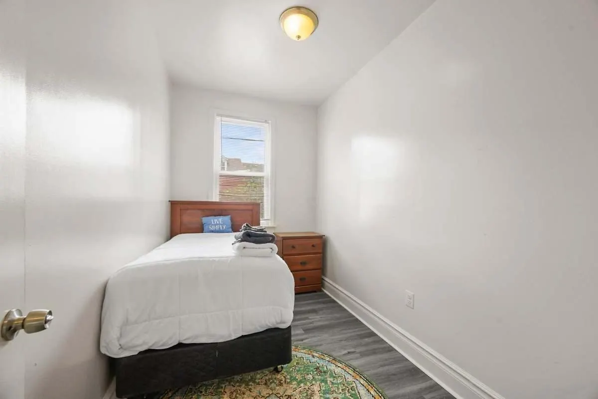 Holiday home Stylish Northside 4 Bed Off Street Parking Villa Pittsburgh