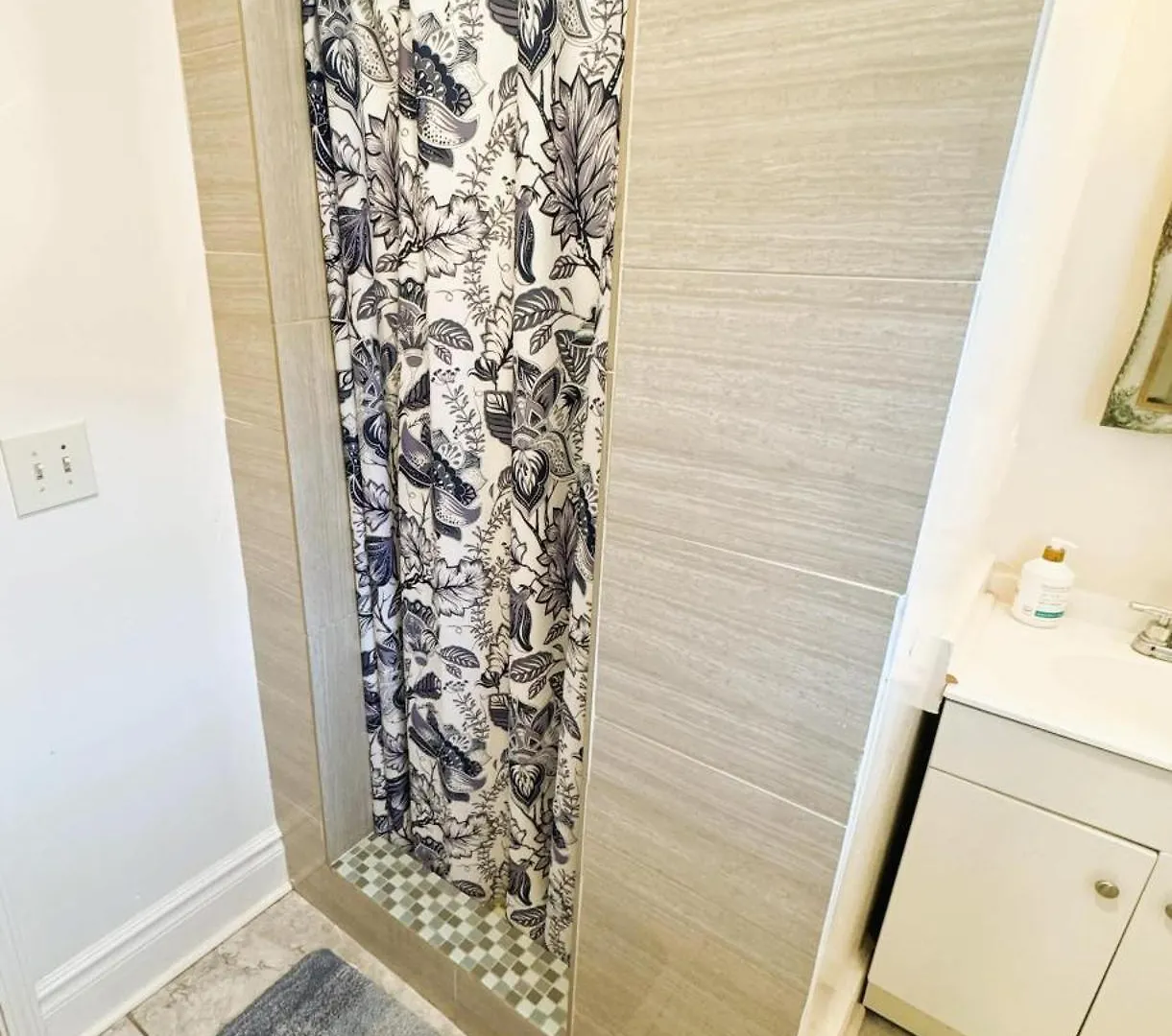 Stylish Northside 4 Bed Off Street Parking Villa Pittsburgh