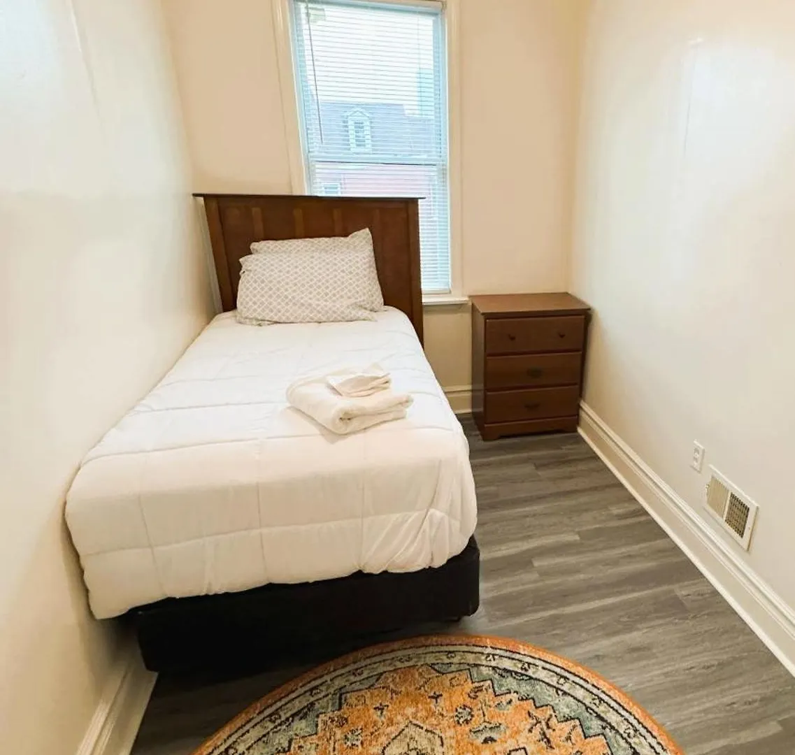 Stylish Northside 4 Bed Off Street Parking Villa Pittsburgh Holiday home