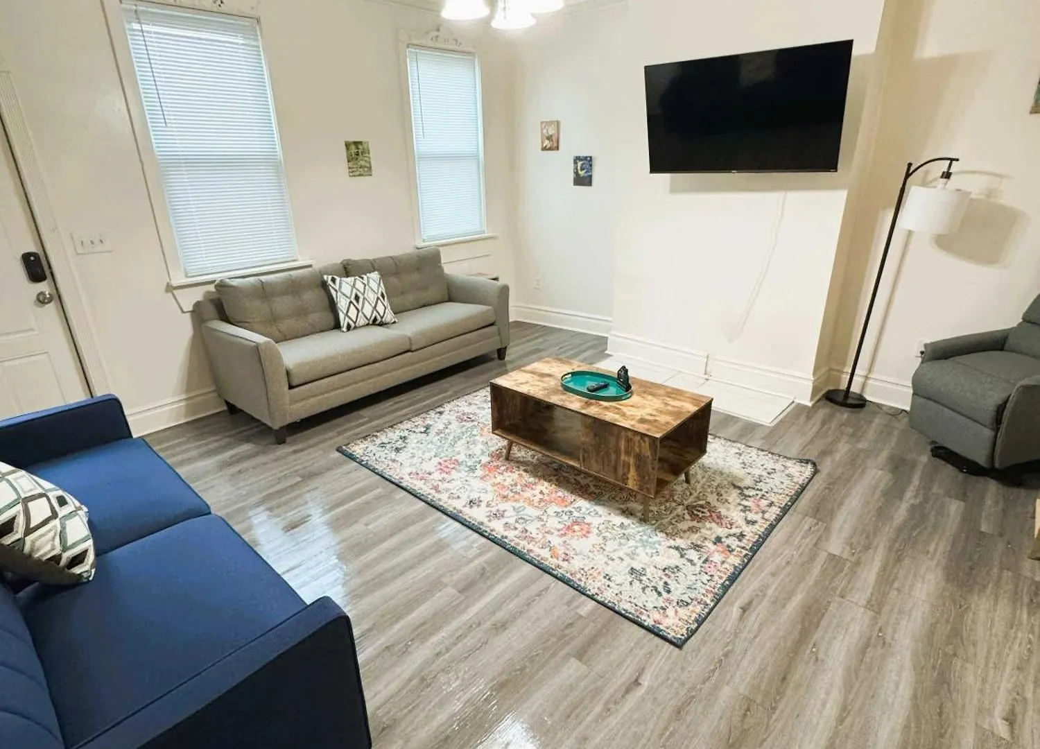 Stylish Northside 4 Bed Off Street Parking Villa Pittsburgh Holiday home
