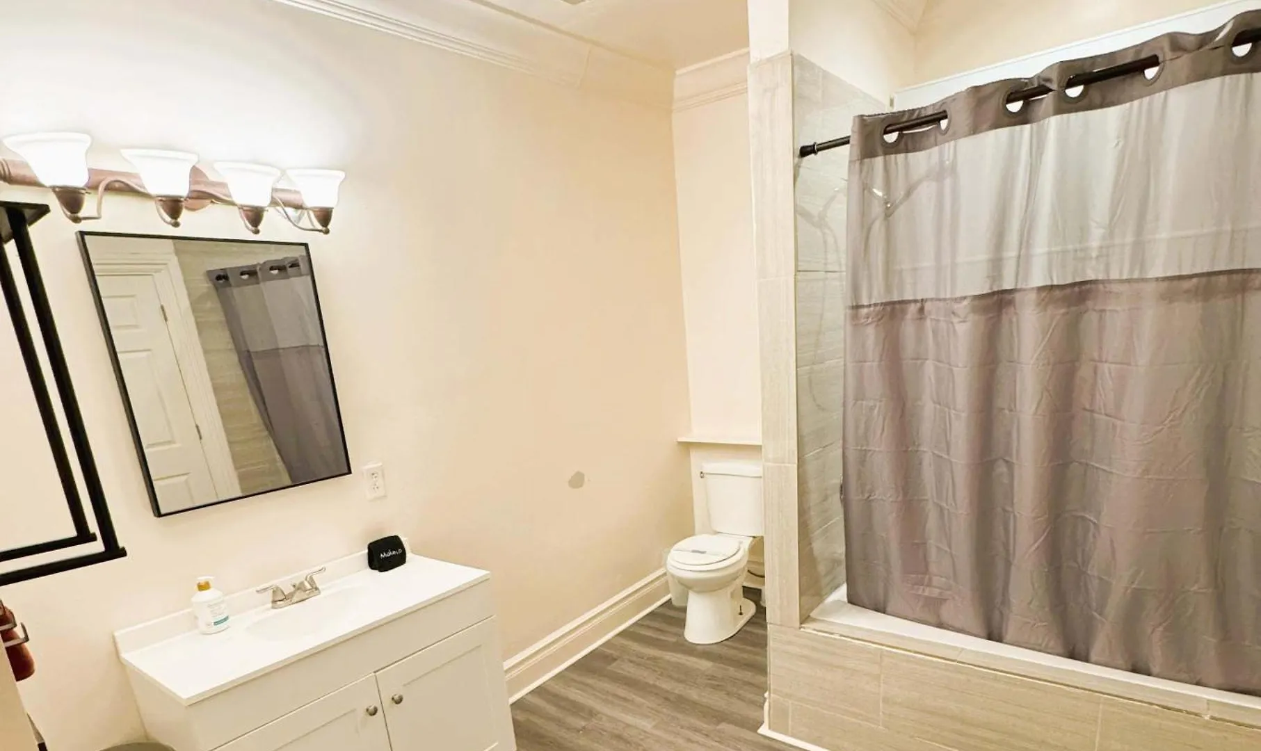 Stylish Northside 4 Bed Off Street Parking Villa Pittsburgh United States