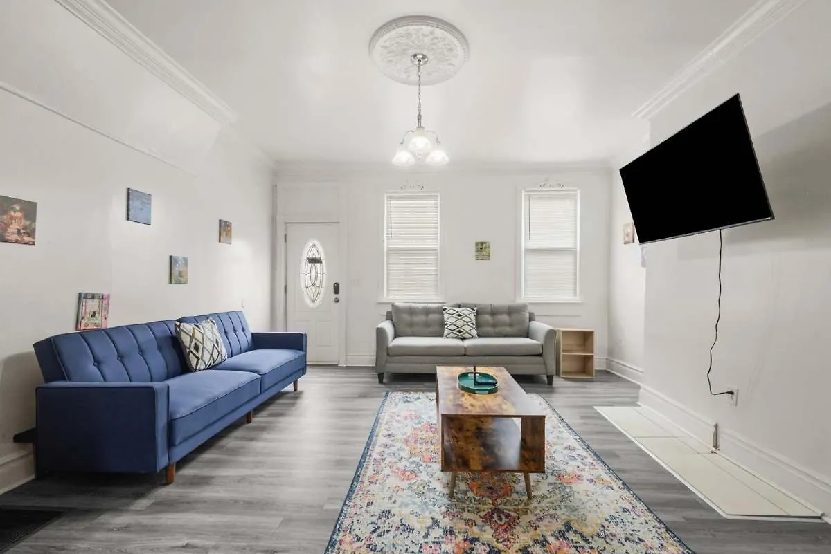 Stylish Northside 4 Bed Off Street Parking Villa Pittsburgh Holiday home