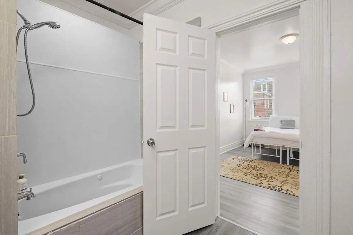Holiday home Stylish Northside 4 Bed Off Street Parking Villa Pittsburgh