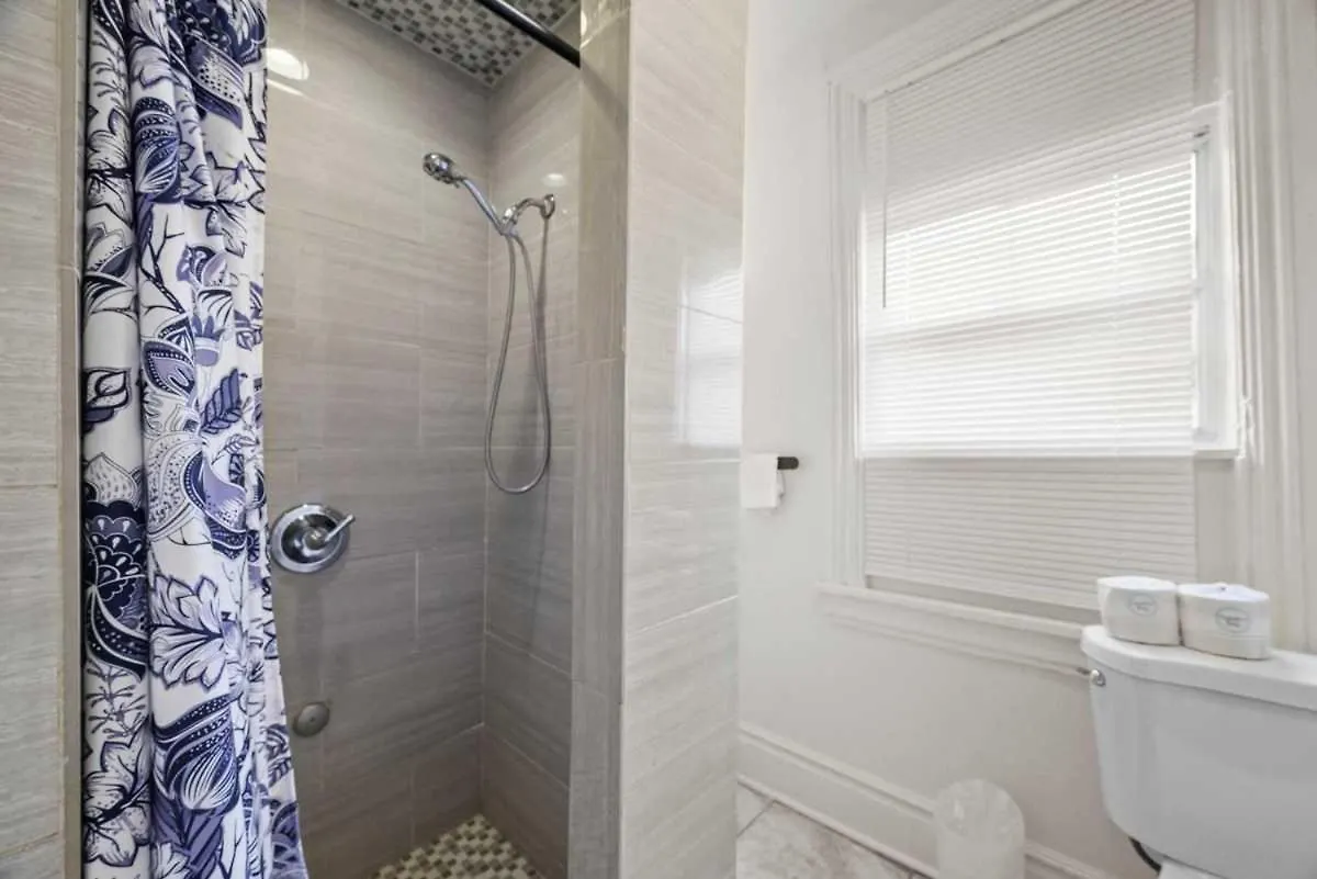 Stylish Northside 4 Bed Off Street Parking Villa Pittsburgh 0*,