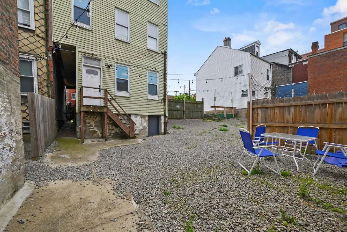 Stylish Northside 4 Bed Off Street Parking Villa Pittsburgh