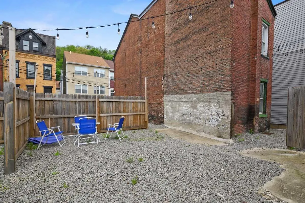 Holiday home Stylish Northside 4 Bed Off Street Parking Villa Pittsburgh