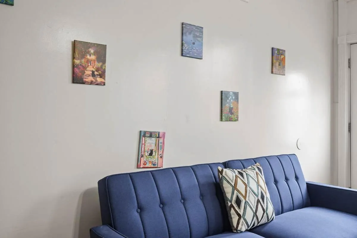 Stylish Northside 4 Bed Off Street Parking Villa Pittsburgh