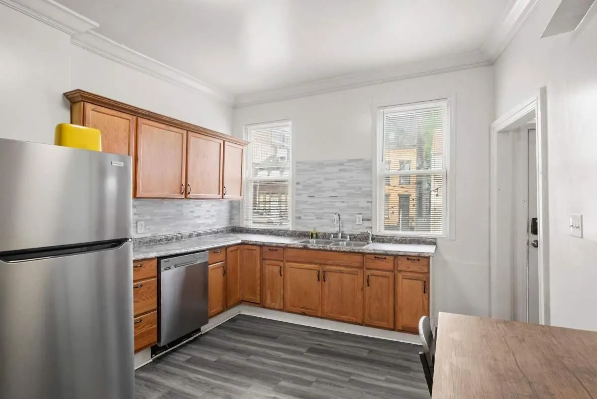 Stylish Northside 4 Bed Off Street Parking Villa Pittsburgh United States