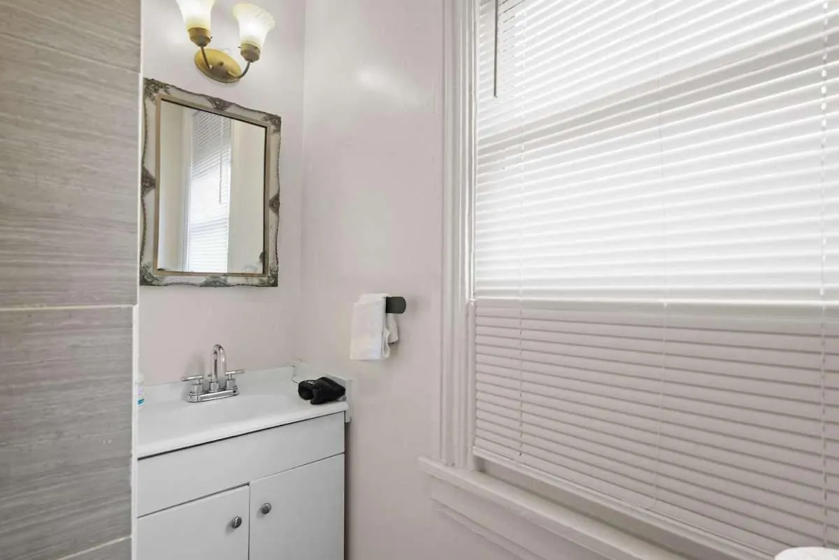 Stylish Northside 4 Bed Off Street Parking Villa Pittsburgh 0*,  United States
