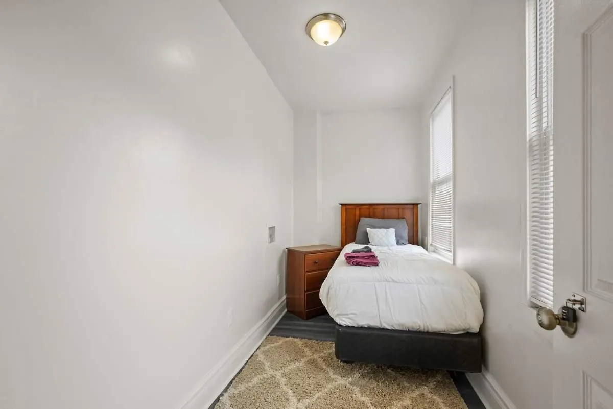 Stylish Northside 4 Bed Off Street Parking Villa Pittsburgh 0*,  United States