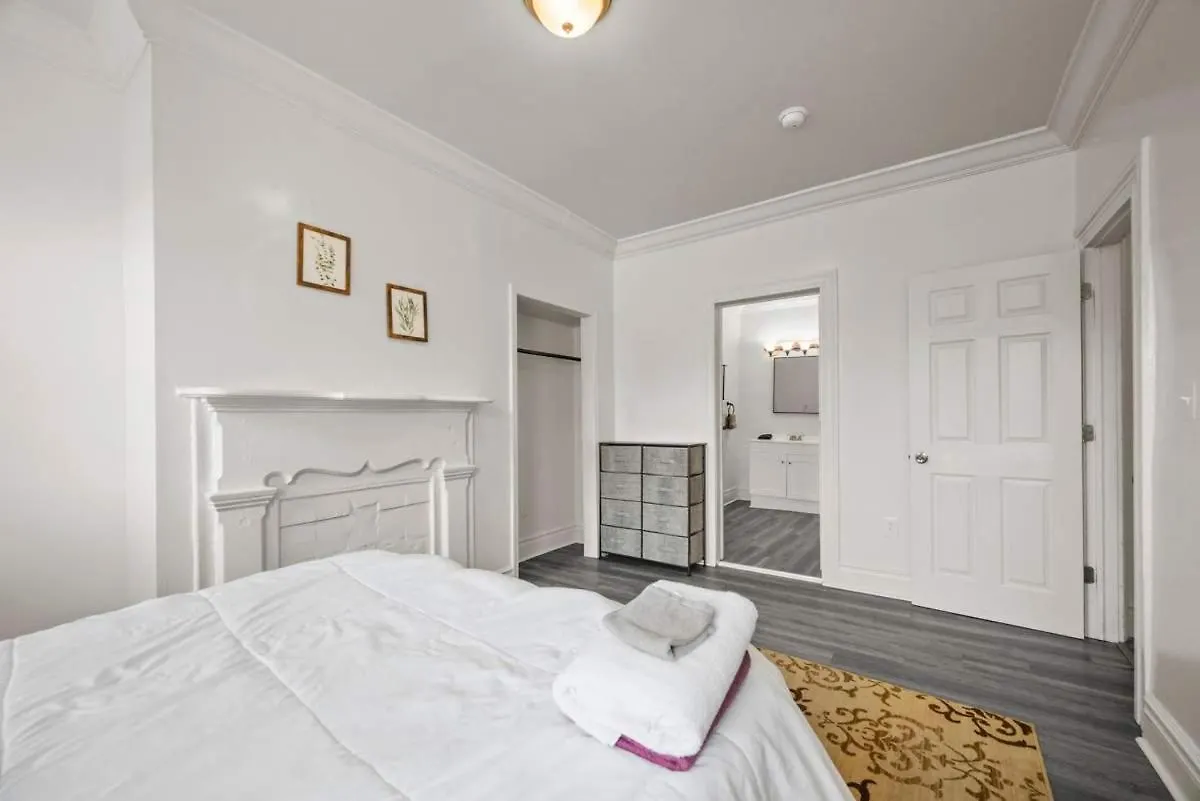 Stylish Northside 4 Bed Off Street Parking Villa Pittsburgh Holiday home