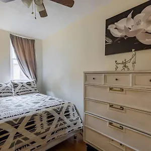 Prefect Location In Ss Flats W Pool Table! Pittsburgh