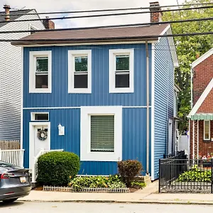 Pet-friendly - 100 Feet To Walnut Street Pittsburgh